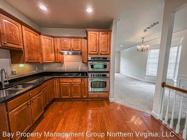Building Photo - 3 br, 2.5 bath House - 11912 Hayes Station...