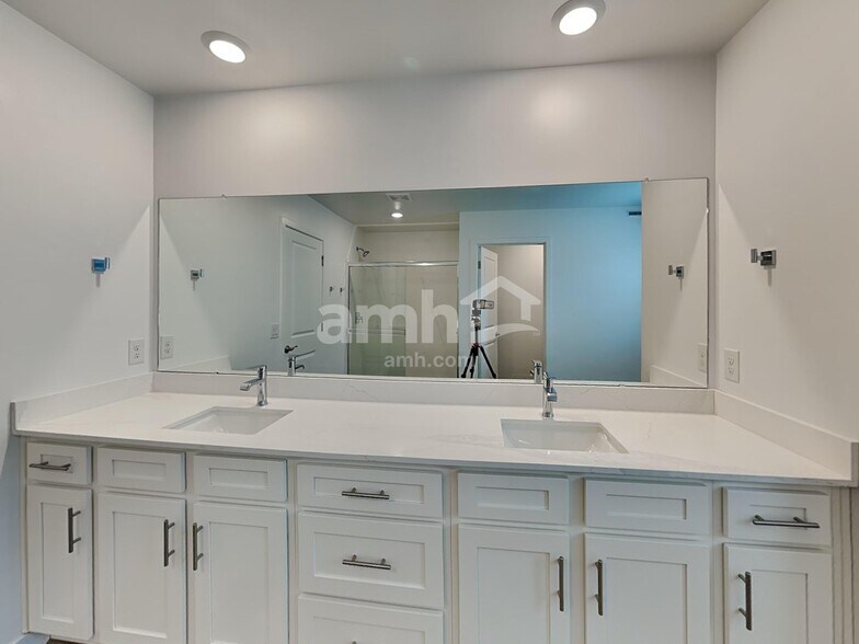 Building Photo - 7423 S Paseo Monte de Oro