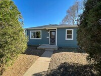 Building Photo - Adorable 2 Bedroom, 1 Bathroom Home with Huge Fully fenced Yard and detached garage, Move-In Ready!