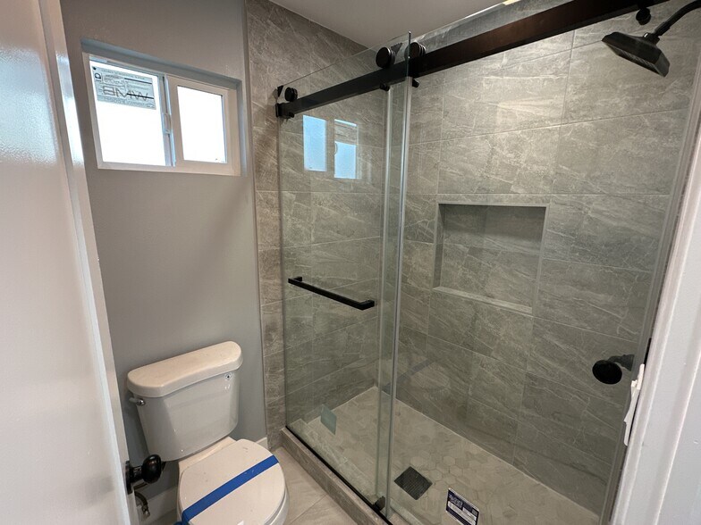 Building Photo - 1351 Baldwin St