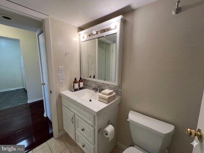 Building Photo - 2111 Wisconsin Ave NW