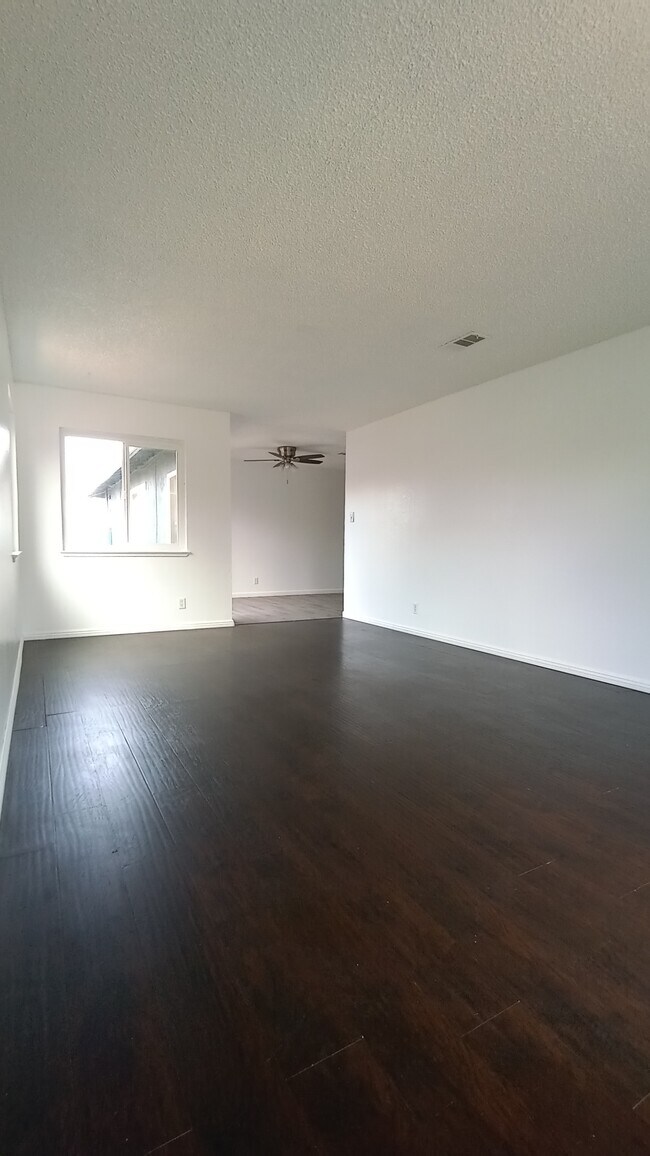 Building Photo - 10153 De Soto Way