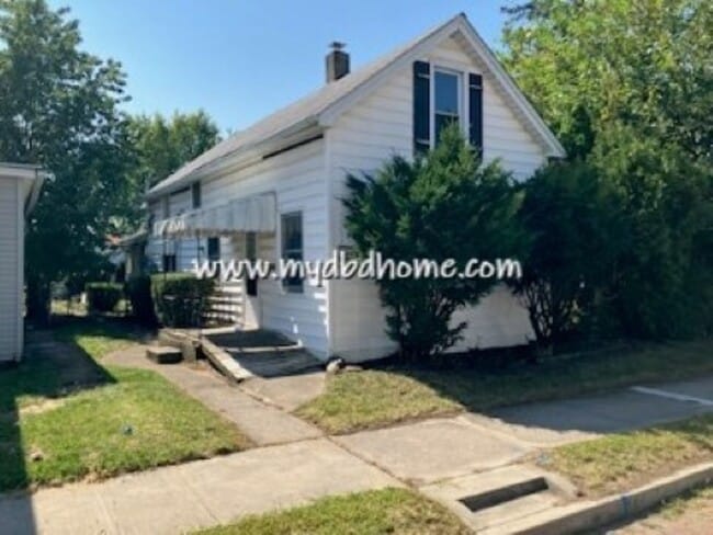 Primary Photo - 523 W 4th St