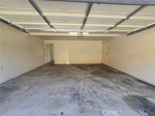 Building Photo - 8451 Oleander Ave