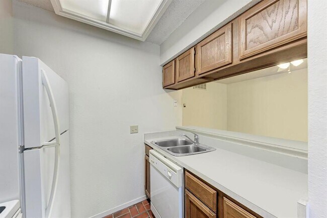 Building Photo - 2110 Rio Grande St