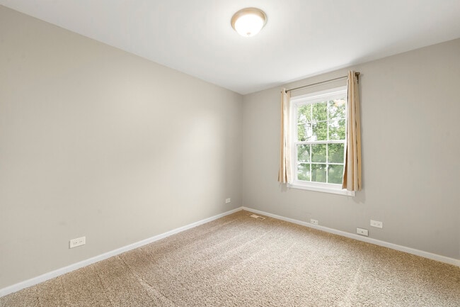 Building Photo - 1301 Seabury Cir