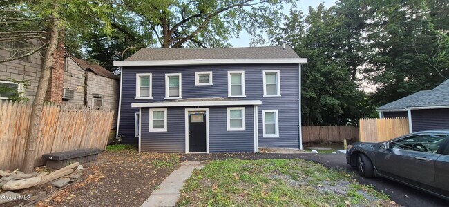 Primary Photo - 22 Clermont St