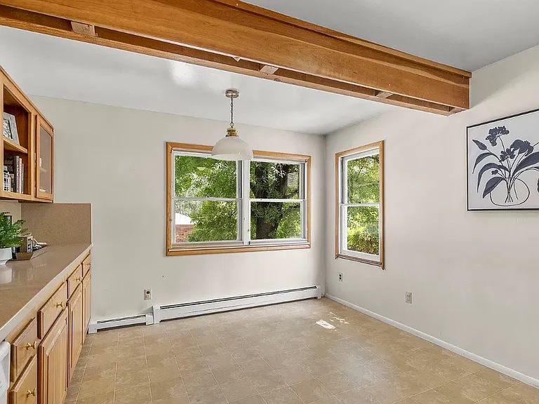 Building Photo - 250 Bartlett St