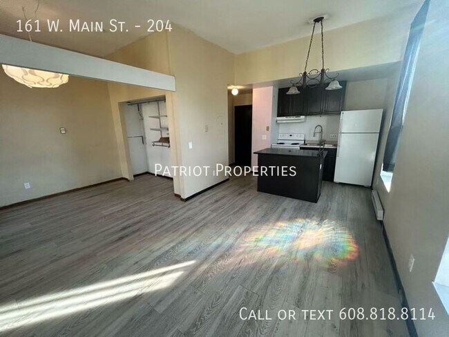 Building Photo - 161 W Main St