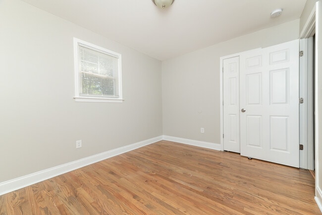 Building Photo - 316 Gower St