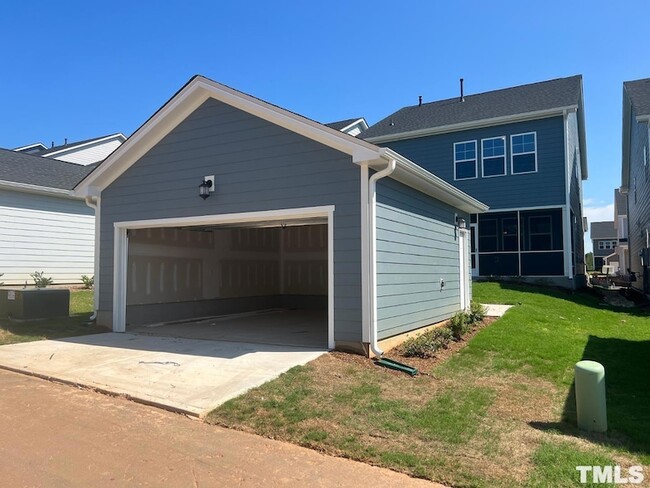 Building Photo - 365 Natsam Wds Wy