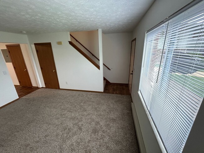Building Photo - Spacious 2-Bedroom Living in a Quiet Commu...