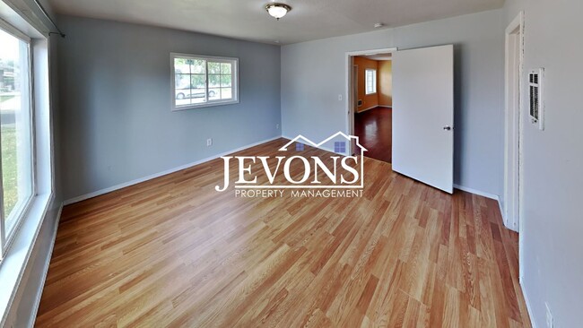 Building Photo - 3-bedroom home near Yakima Valley College ...