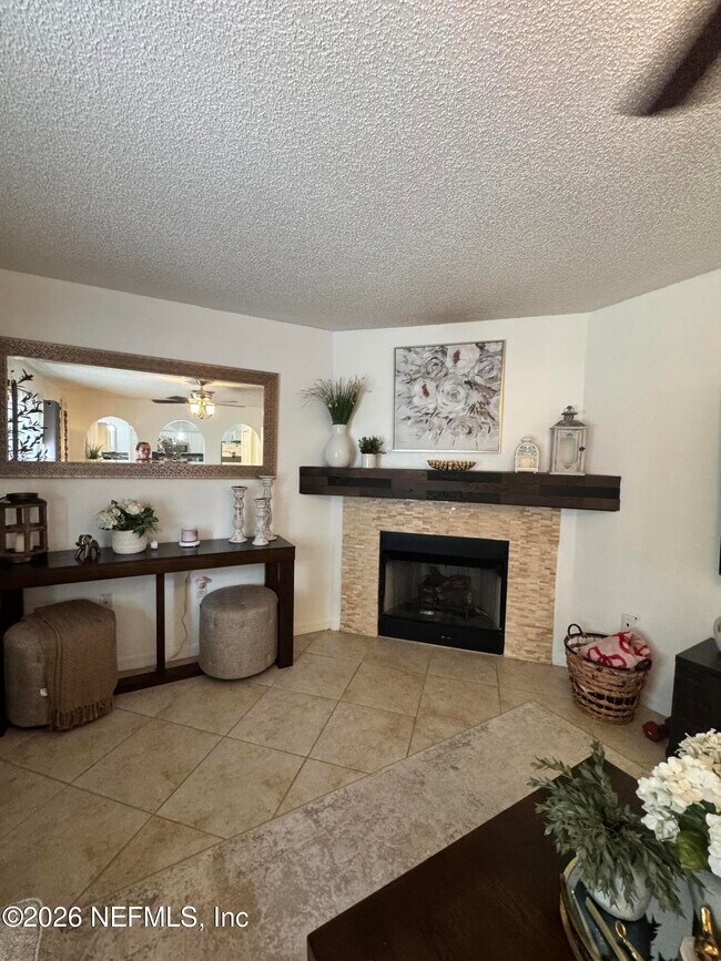 Building Photo - 12341 Glenn Hollow Dr