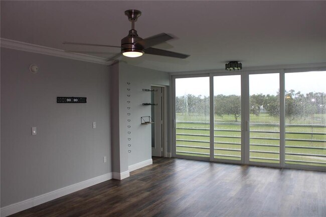 Building Photo - 4410 Fairways Blvd
