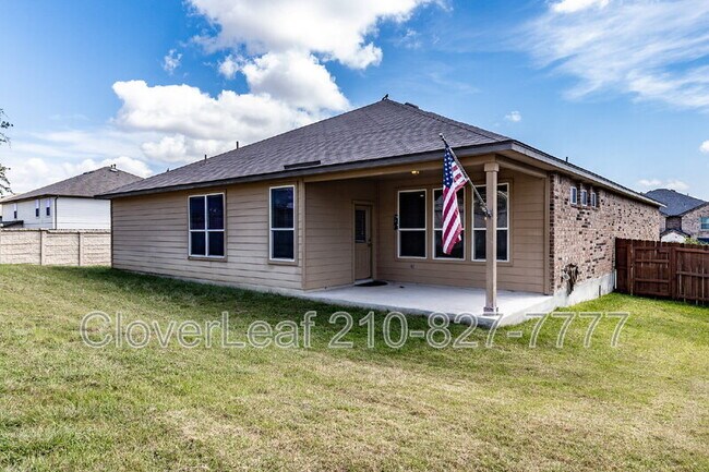 Building Photo - 333 Blaze Moon