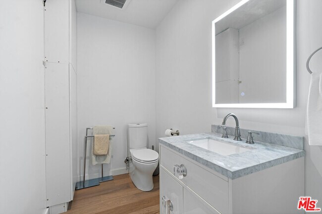 Building Photo - 507 Orlando Ave