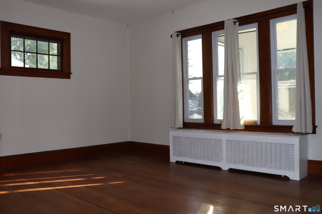 Building Photo - 60 Nesbit Ave