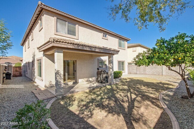 Building Photo - Beautiful 5 bedroom, 3 bathroom home in Surprise AZ
