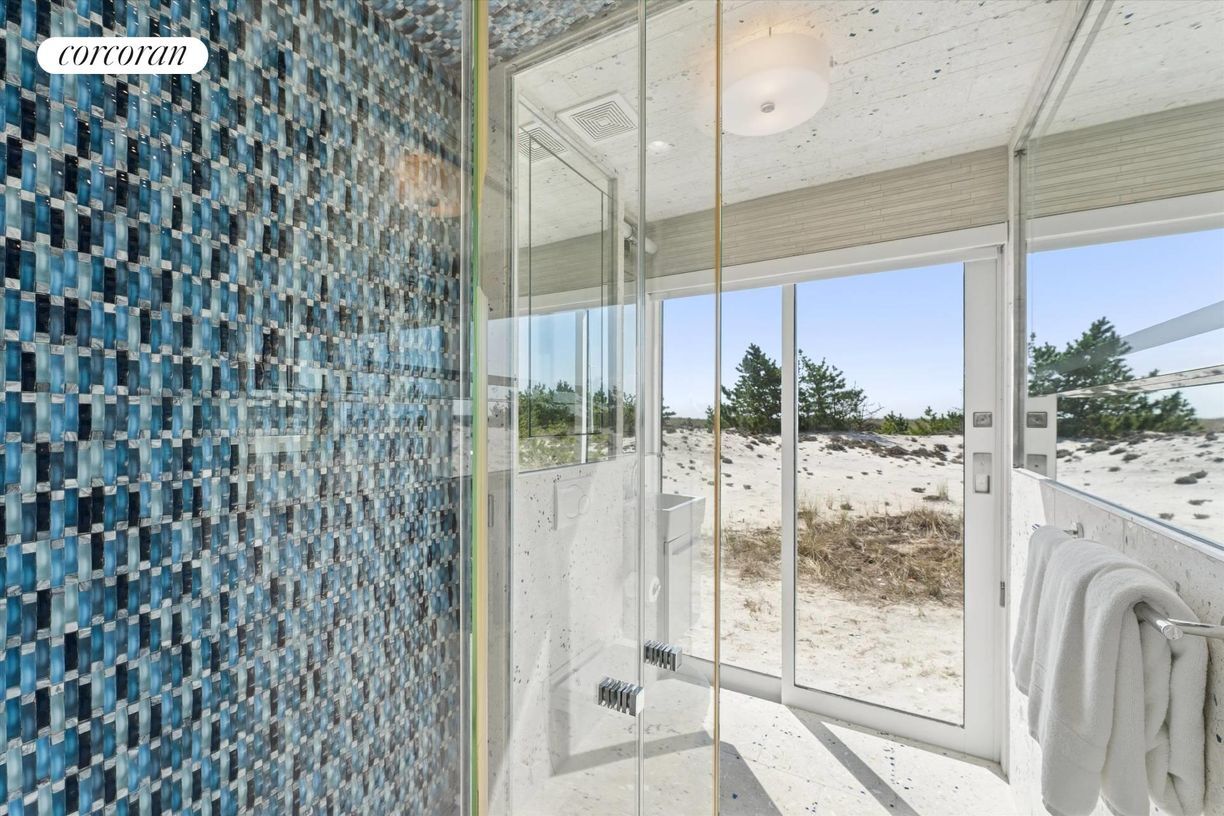 Building Photo - 413B Dune Rd