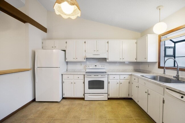 Building Photo - 205 Corey Ct