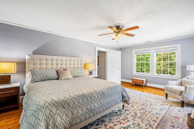 Building Photo - Stunning 3 bedroom FURNISHED MID-TERM RENTAL home in historic downtown Burlington