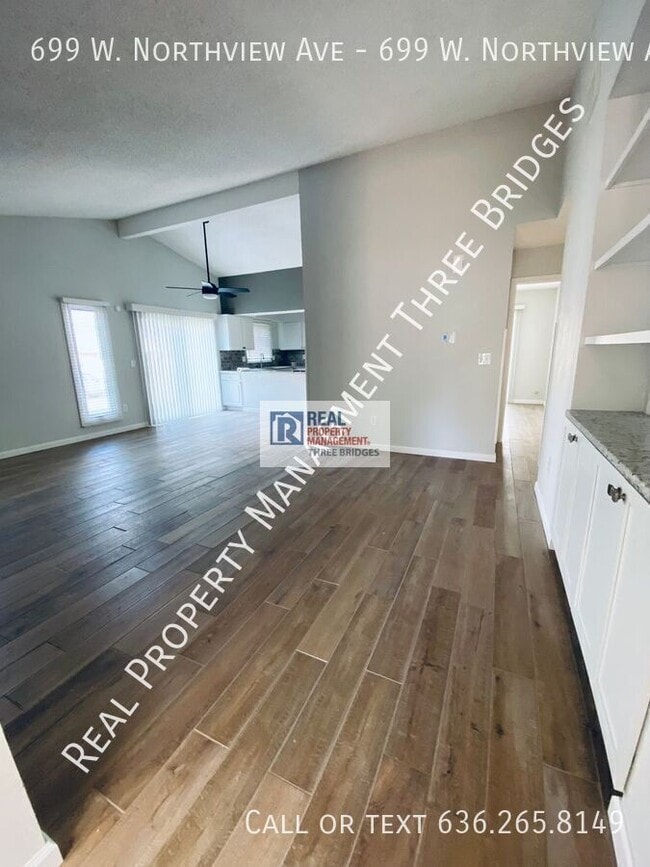 Building Photo - 699 W Northview Ave