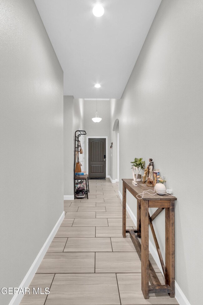 Building Photo - 412 Beech Tree Dr