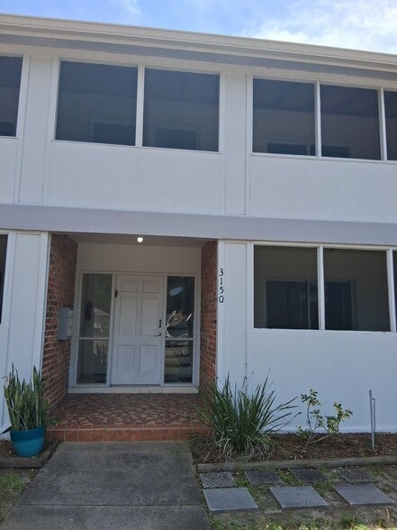 Building Photo - 3150 Pinellas Point Dr S