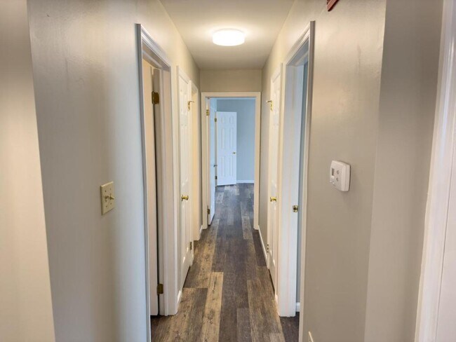 Building Photo - 4549 1/2 Hedgerow Dr