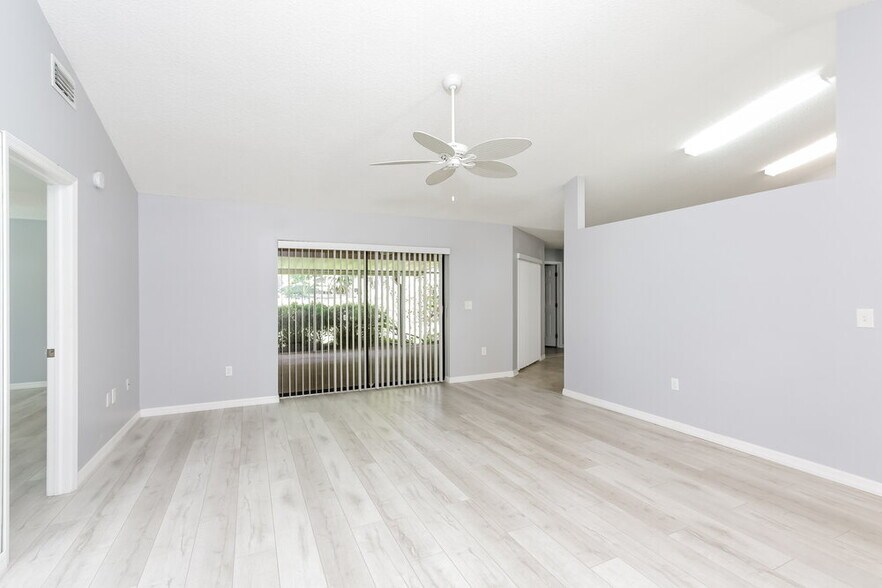 Building Photo - 4710 Glenbrooke Terrace