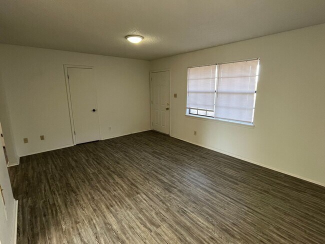 Building Photo - 92 N Josephine