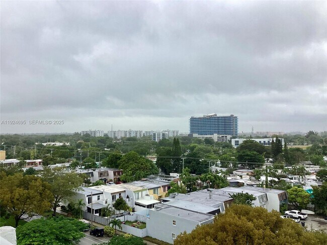 Building Photo - 2020 NE 135th St