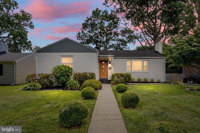 Building Photo - 706 Sonora Ave