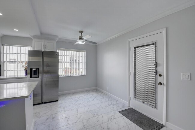 Building Photo - 974 Normandy Trail