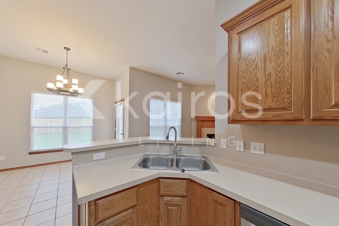 Building Photo - 529 Loyd Ln