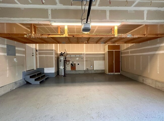 Building Photo - 402 Meadow Ct NW