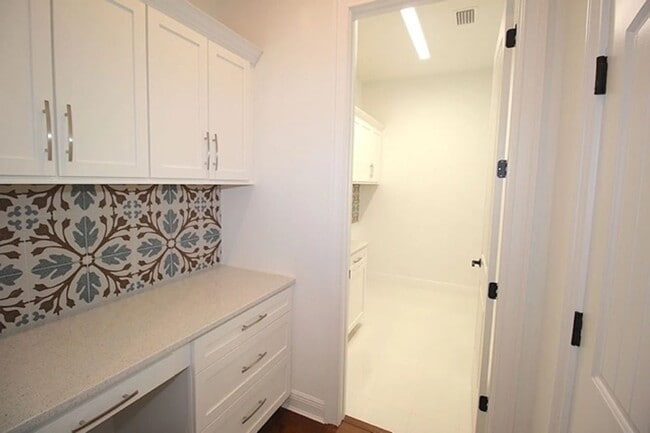 Building Photo - Coastal Living in Marina del Palma?!