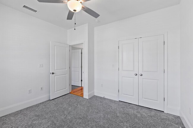 Building Photo - 2505 Mount Vernon Ln