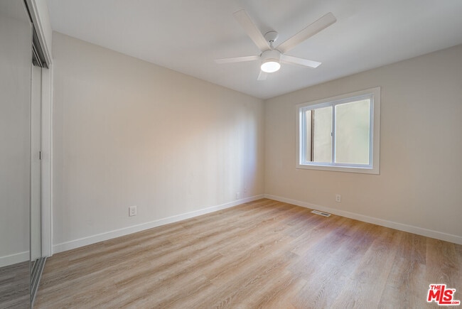 Building Photo - 1125 Manhattan Ave