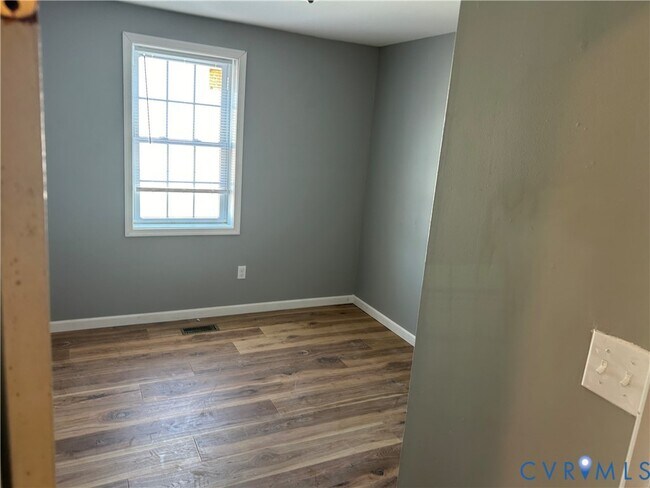 Building Photo - 2850 Hull St