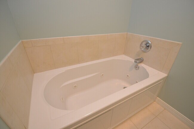 Building Photo - Gorgeous Upgrades!! St. Augustine Beach 2/...