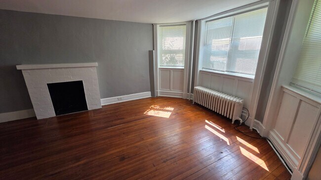 Building Photo - 273 Western Ave