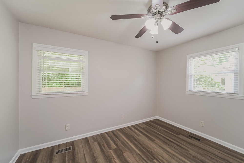 Building Photo - 2413 Dora Dr