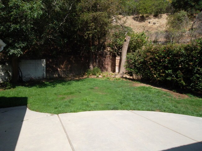 Building Photo - 3751 Stone Canyon Ave