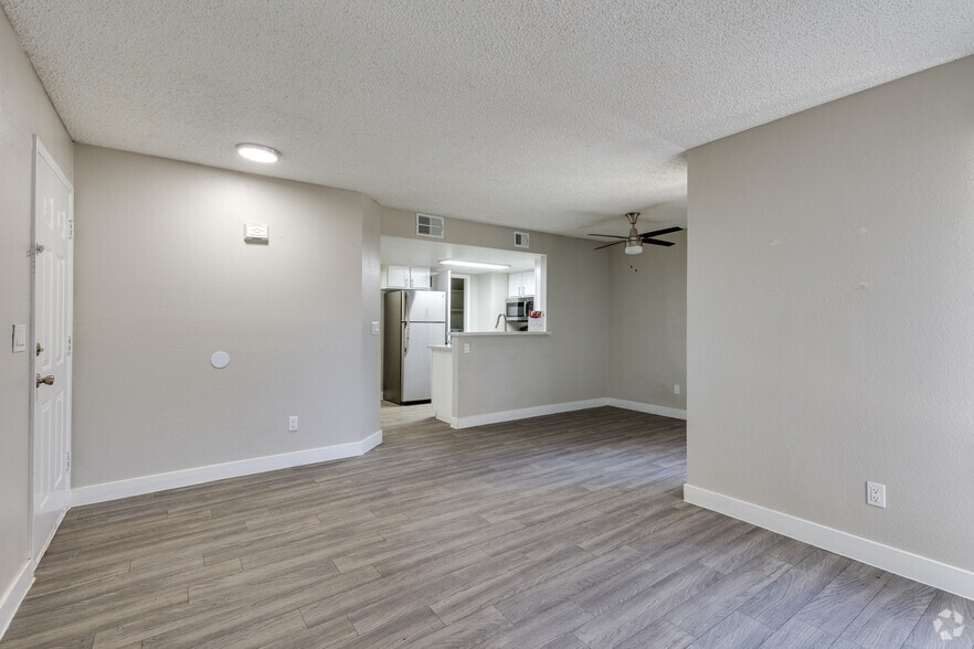 Villa Del Rio Apartments 3800 S Nellis Blvd Las Vegas NV 89121