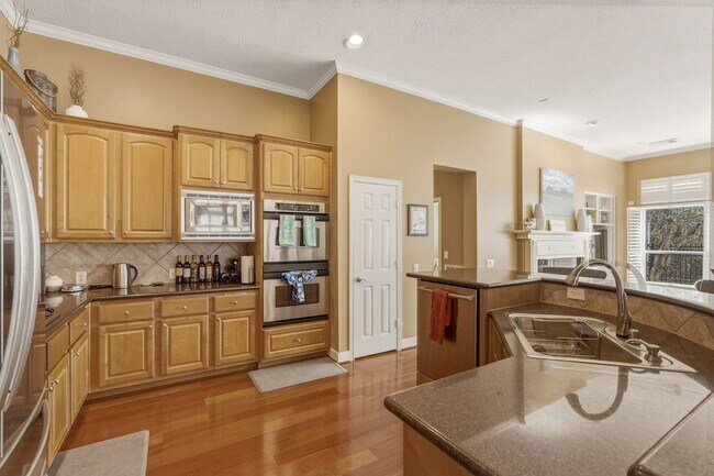 Building Photo - 23915 Hamptonshire Ln