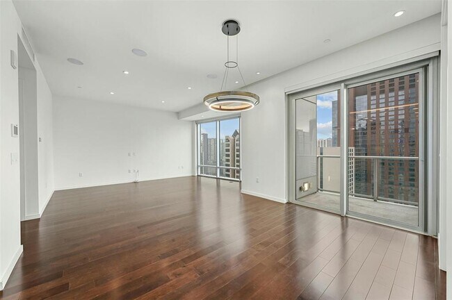 Building Photo - 200 N Congress Ave