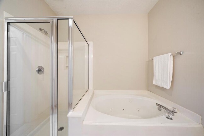 Building Photo - 130 W Burberry Cir