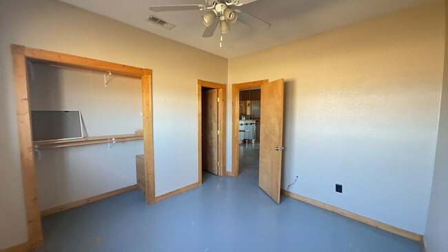 Building Photo - 3 bedroom 2 bathroom Barn dominium on 10 acres! First Month's Free!!